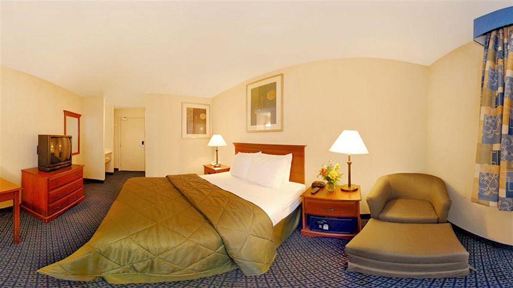 Towneplace Suites By Marriott Hadley Amherst Buitenkant foto